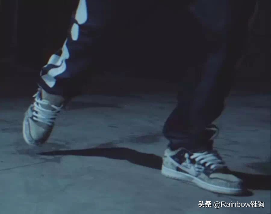 dunksb黑绿脚趾测评,dunksb联名上脚效果