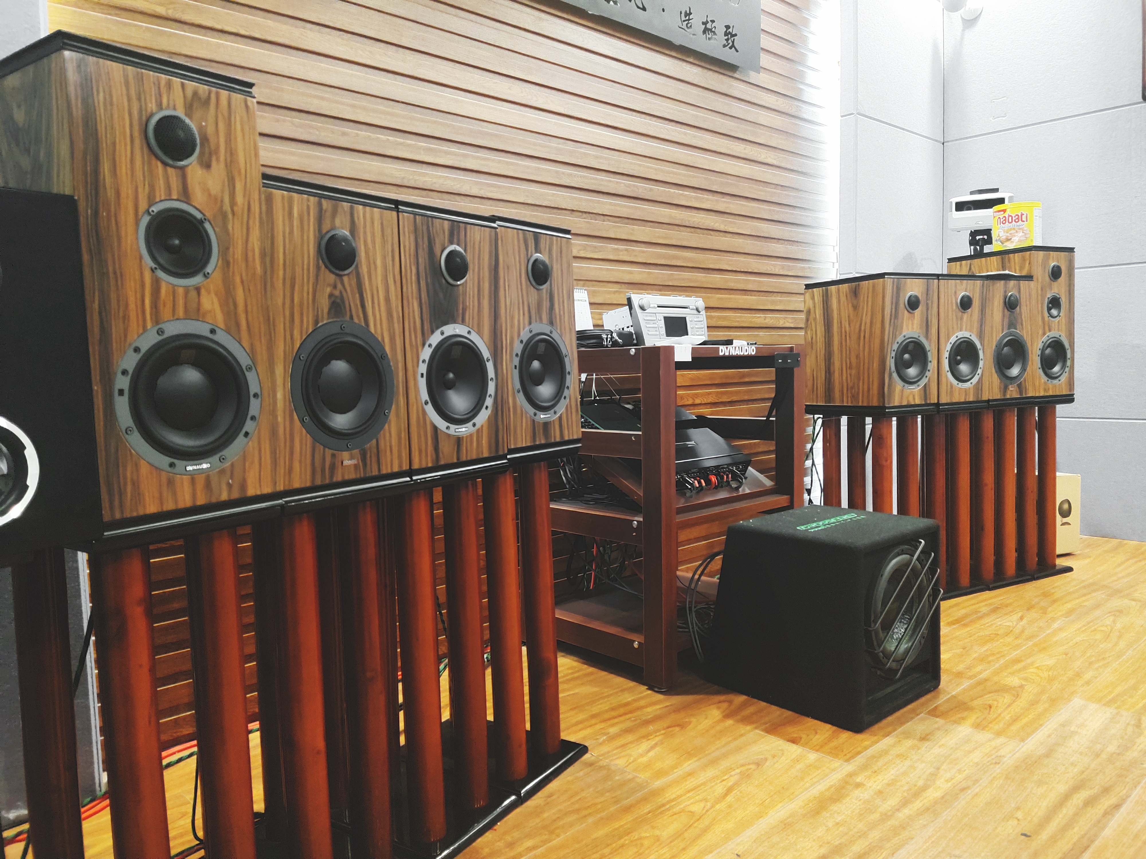 丹拿232与丹拿236(40周年)对比鑫航音响改装带你了解它们的区别