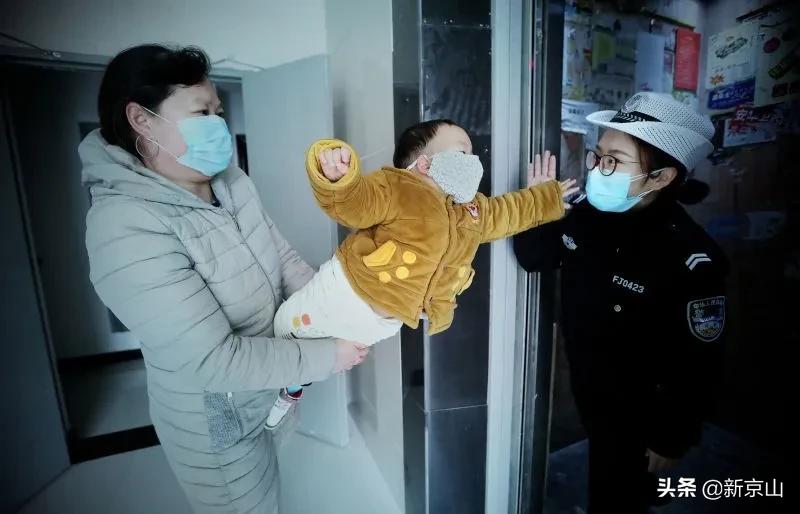 致敬这次抗击疫情所有的前线人员,致敬每一位在前线抗疫的人员