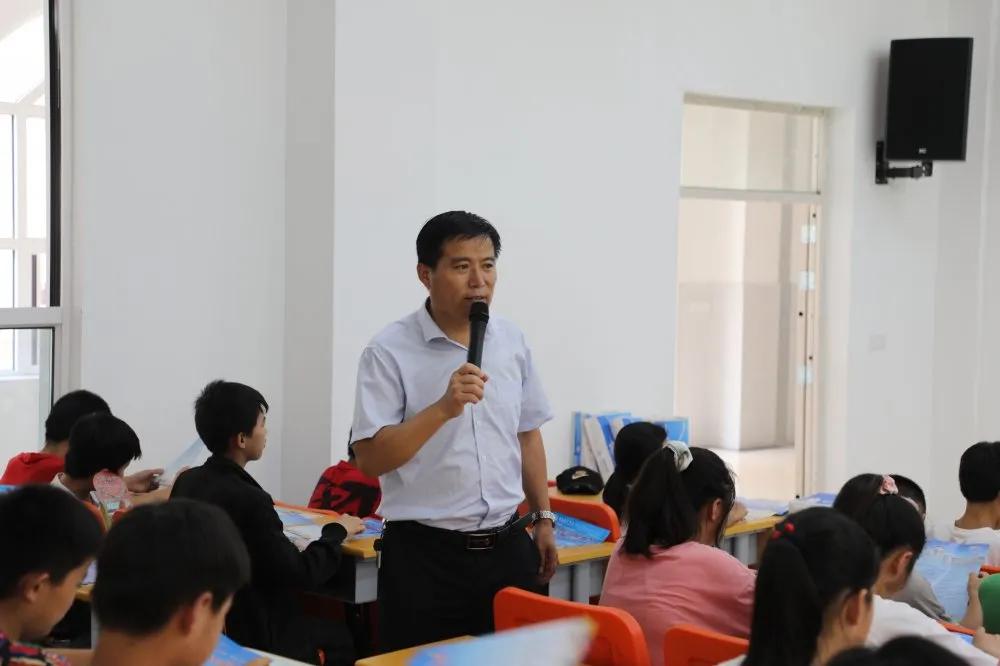 这所学校怎么样用英语怎么说,这所学校怎么样英文