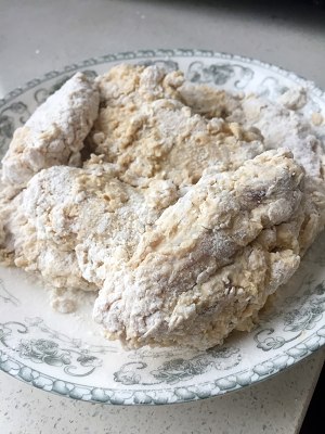 炸鸡翅如何外酥里嫩还入味,炸鸡翅怎么做到外酥里香