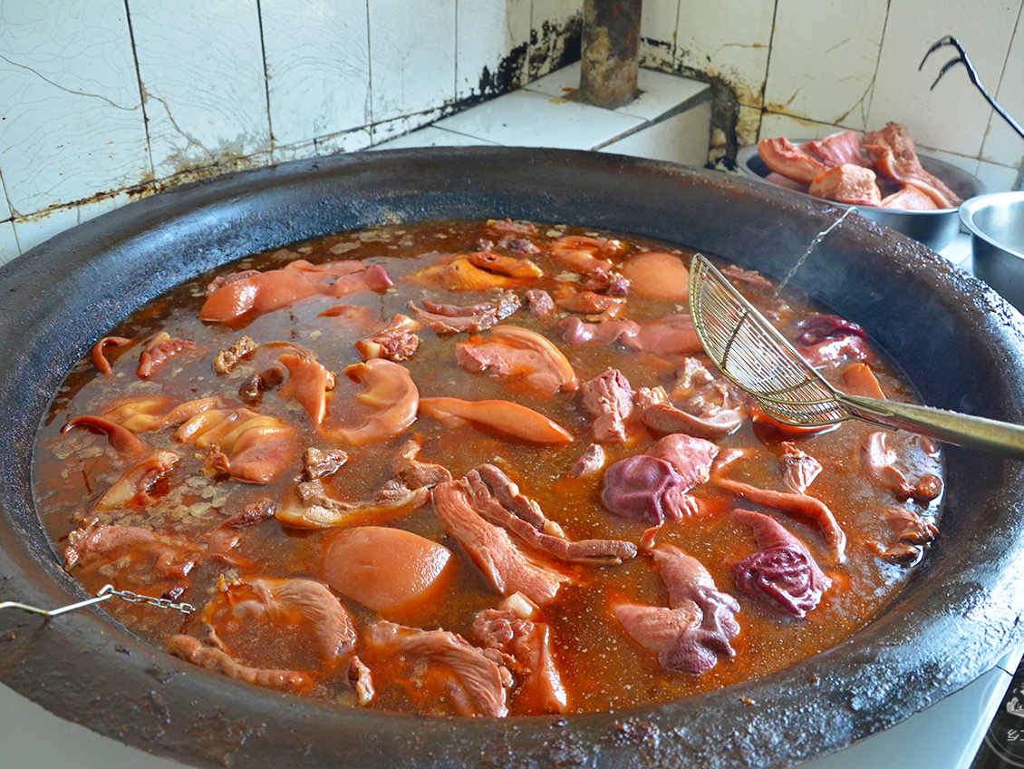 卤肉是开店好还是摆摊好,卤肉店新手忠告