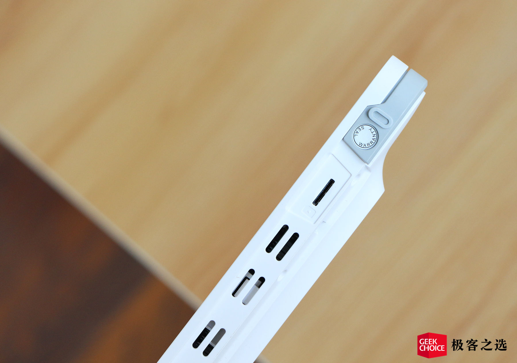 华为移动路由器：插卡就能提供Wi-Fi，出差再也不愁没网了