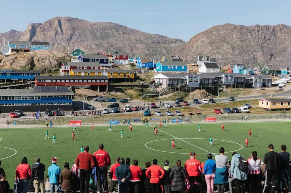 格陵兰足球,格陵兰足球场