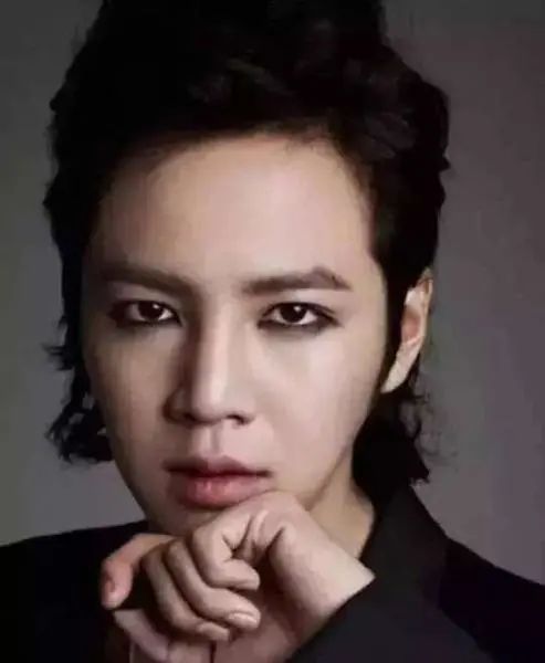 画眼线简单好看,画眼线要不要画下眼线