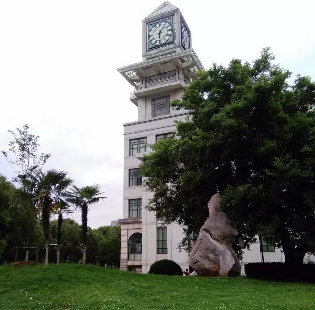 中南财经政法大学文化底蕴,感受一下中南财经政法大学的气息