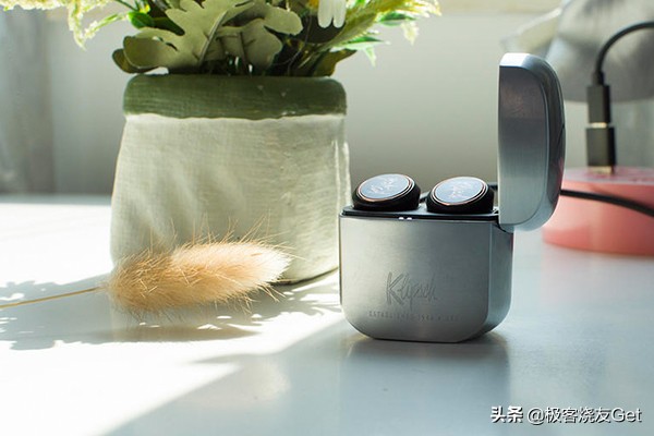 造型酷似Zippo打火机，杰士T5真无线耳机评测，带来惊艳的音质
