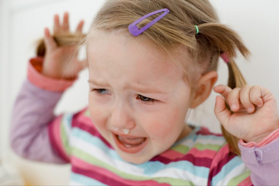 孩子发脾气摔东西如何解决,孩子发脾气爱摔东西怎么教育