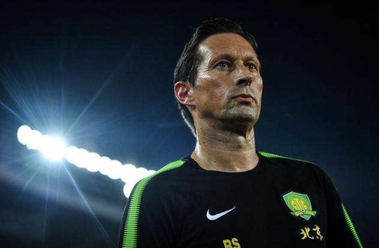 千古奇冤下场,施密特带领国安取得的成绩