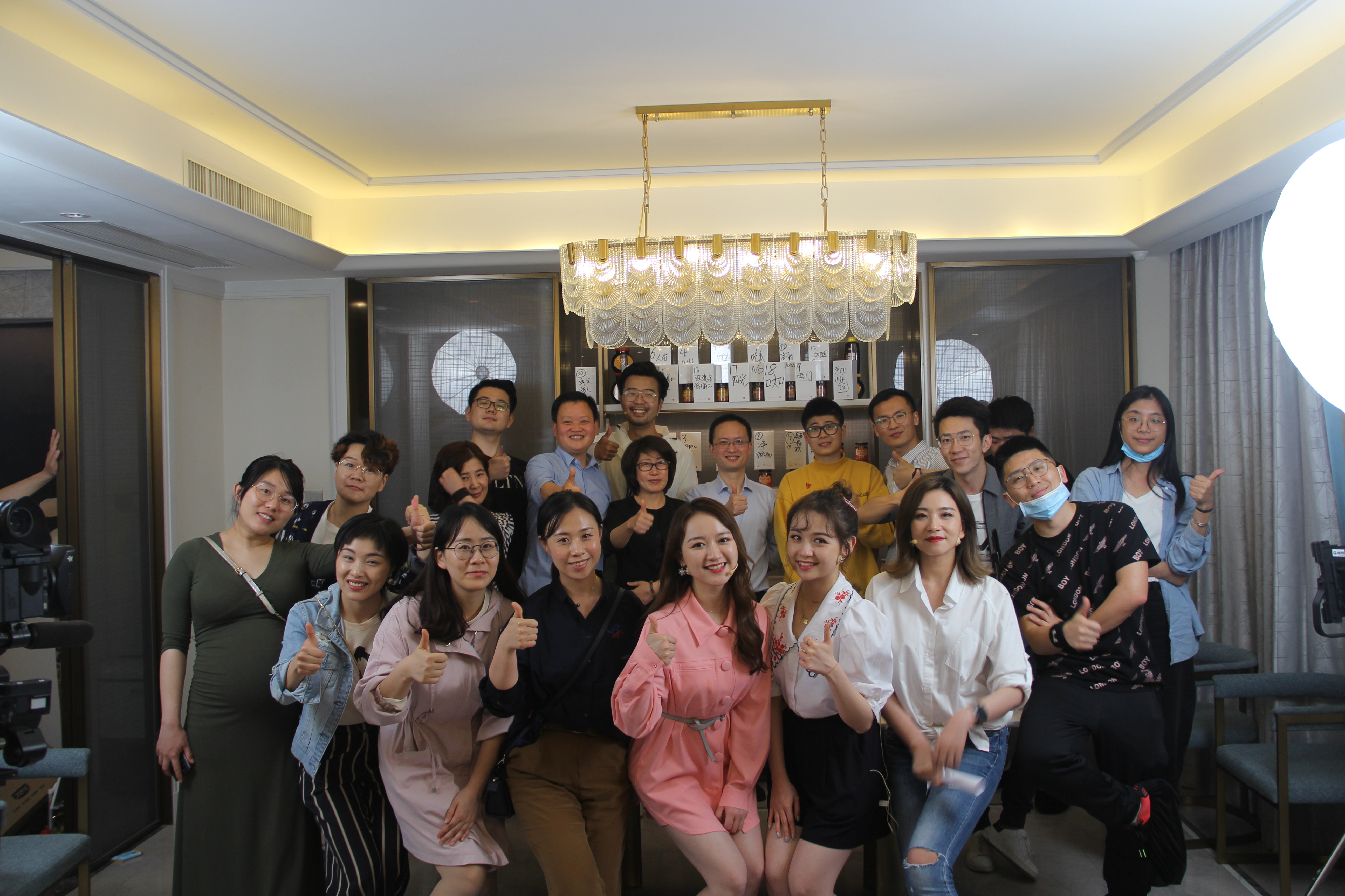 零粉启动强势霸屏——浙江之声“每天努力丁点儿”“弹射”直播首飞登顶