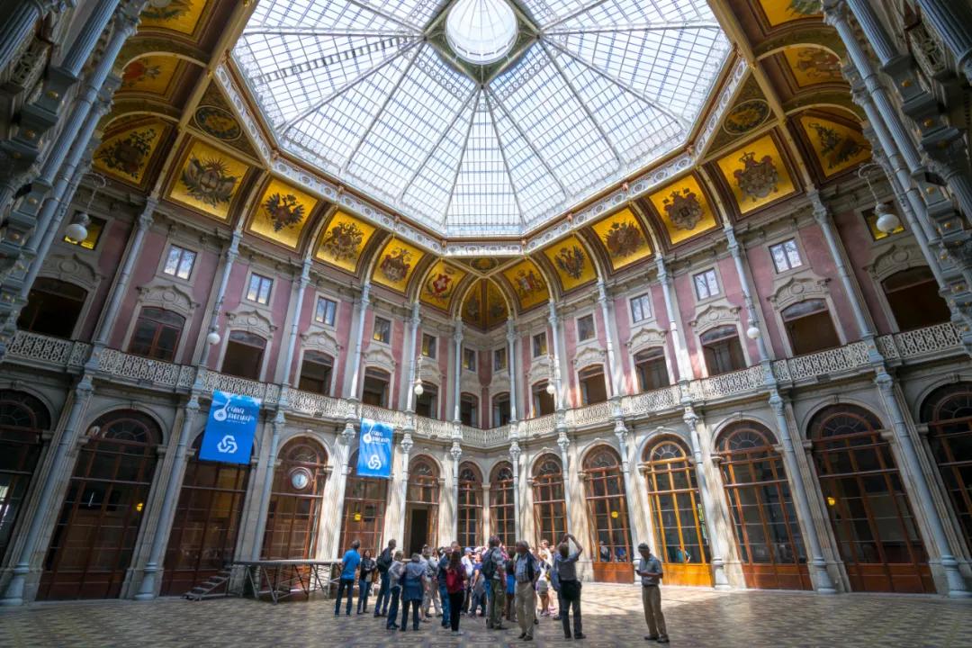 当你去旅行的时候,当你旅行的时候你在看什么