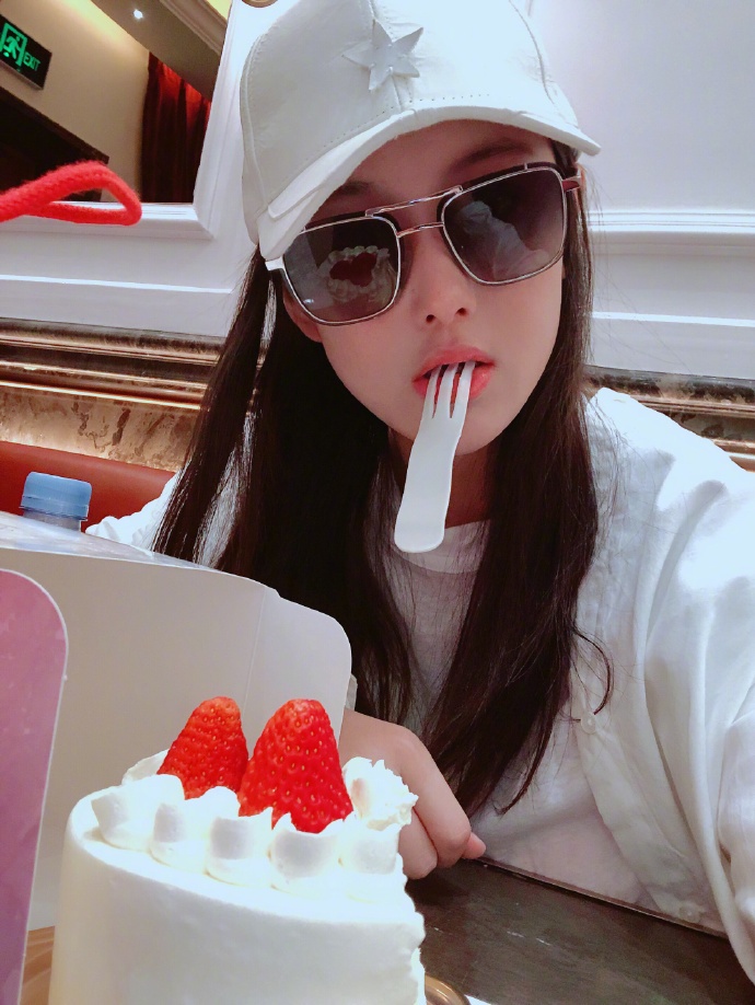 张馨予找代购被骗事件始末,张馨予自曝网购被骗