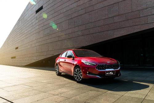 合资车起亚K32014款,新起亚k3和轩逸哪个更值得入手