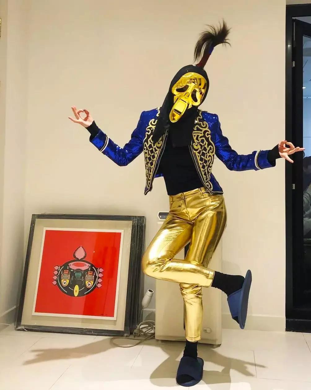 易烊千玺买权志龙同款鞋,易烊千玺助理权志龙鞋