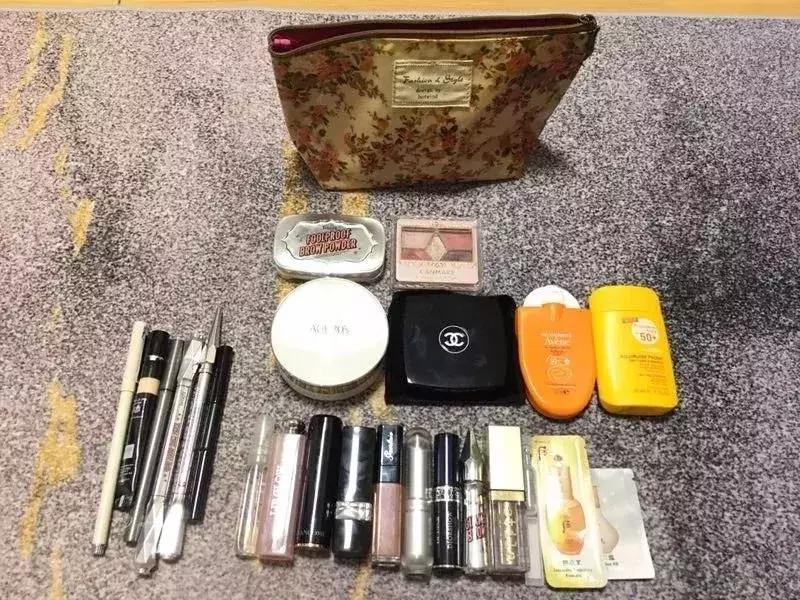 到底是什么神仙眼影盘，能让戚薇用到铁皮