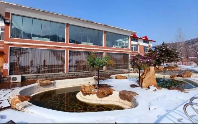 弓长岭滑雪场有小孩玩的吗,乌鲁木齐适合小孩玩的滑雪场