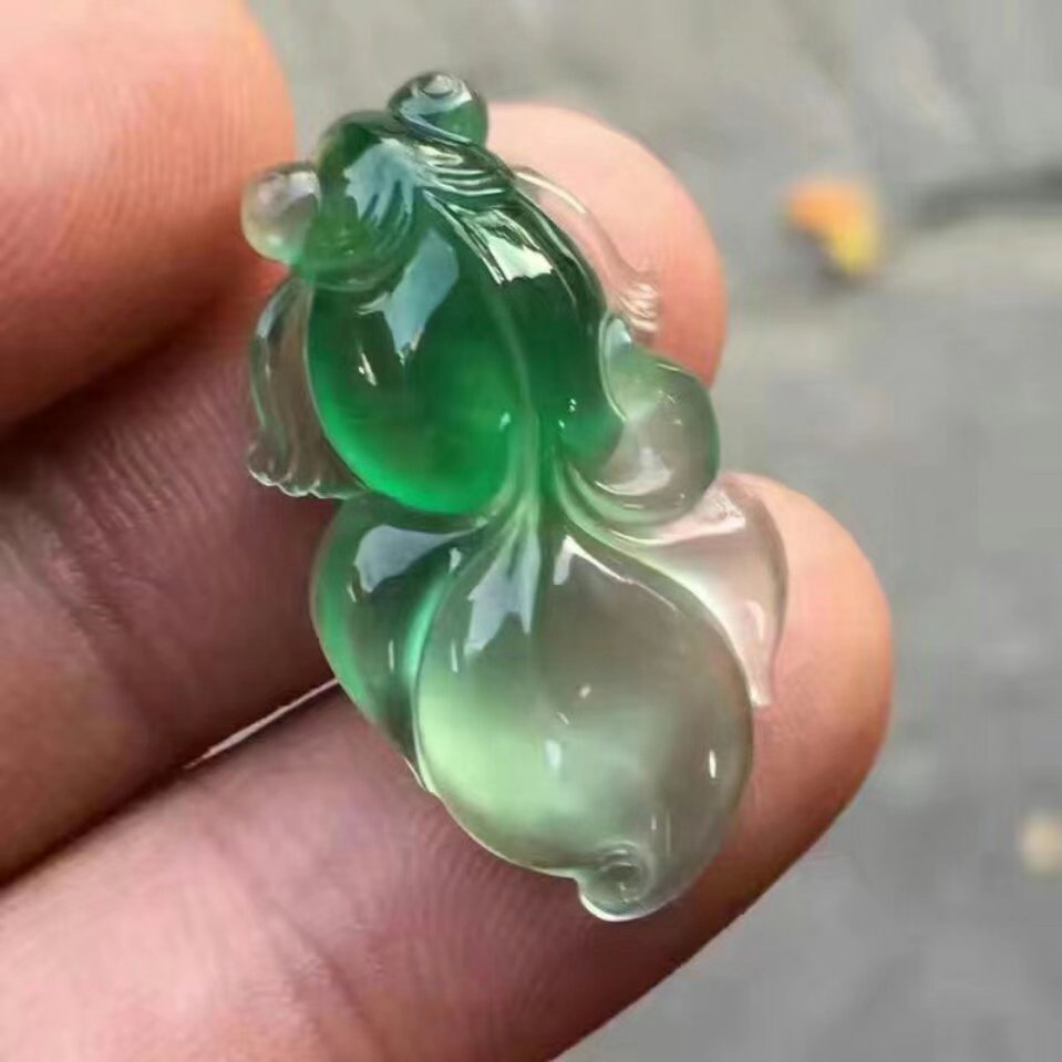 翡翠小冰料便宜吗,翡翠小冰件很薄可以买吗