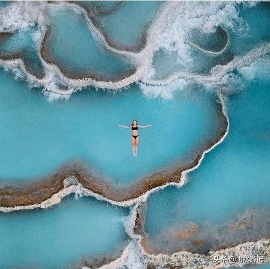 真正的梦幻温泉,世界第一自然温泉瀑布