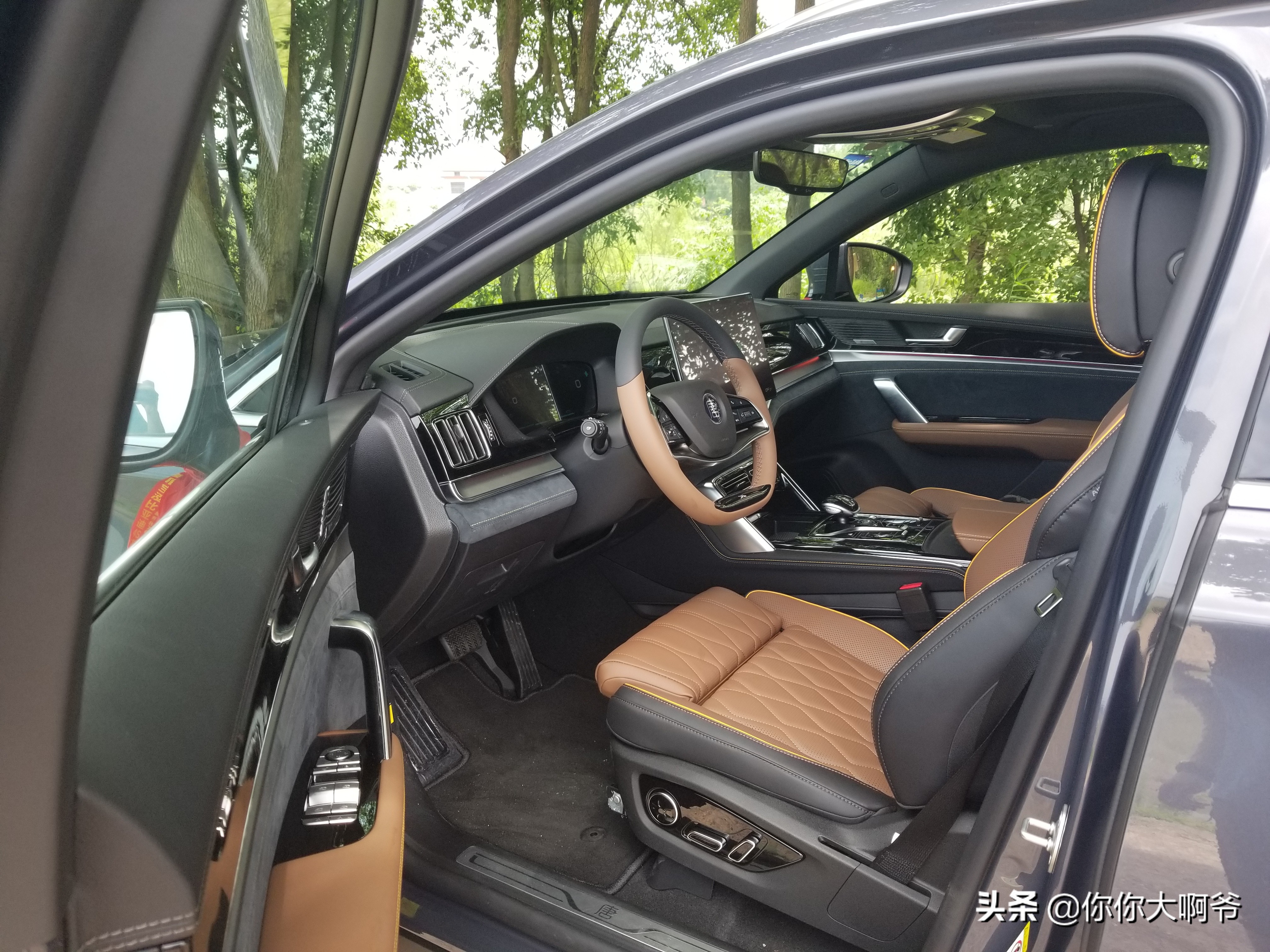 比亚迪唐dmi112km尊荣版赤地红,唐dmi冠军版200km尊享型评测