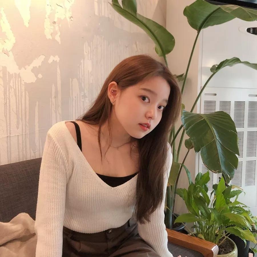 脸大的女生比较适合什么发型,脸大的女生适合怎样的发型显年轻