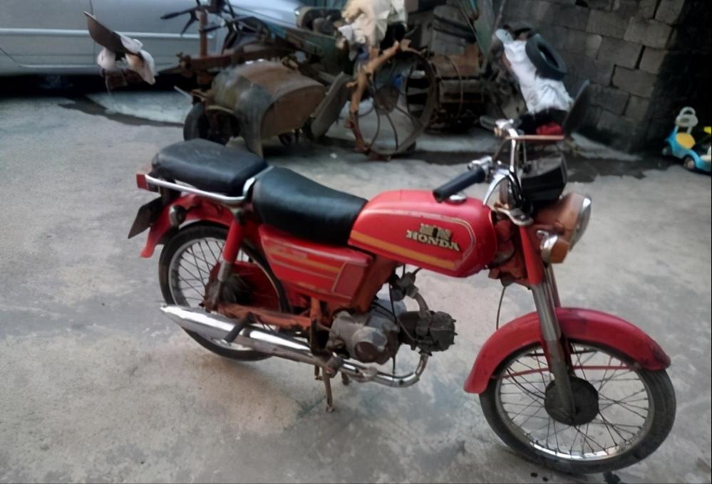 名下有报废摩托车影响出售小车吗,名下有报废摩托车还可以买新车吗