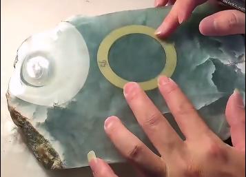 全是裂的沙枣青籽料,全是裂的珠宝