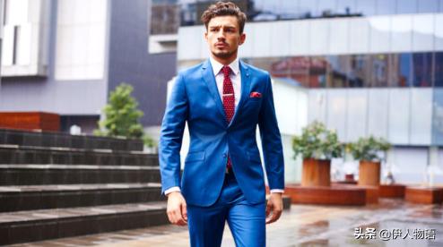 西装是每个男人的必备战袍,西装怎么穿才日常男装