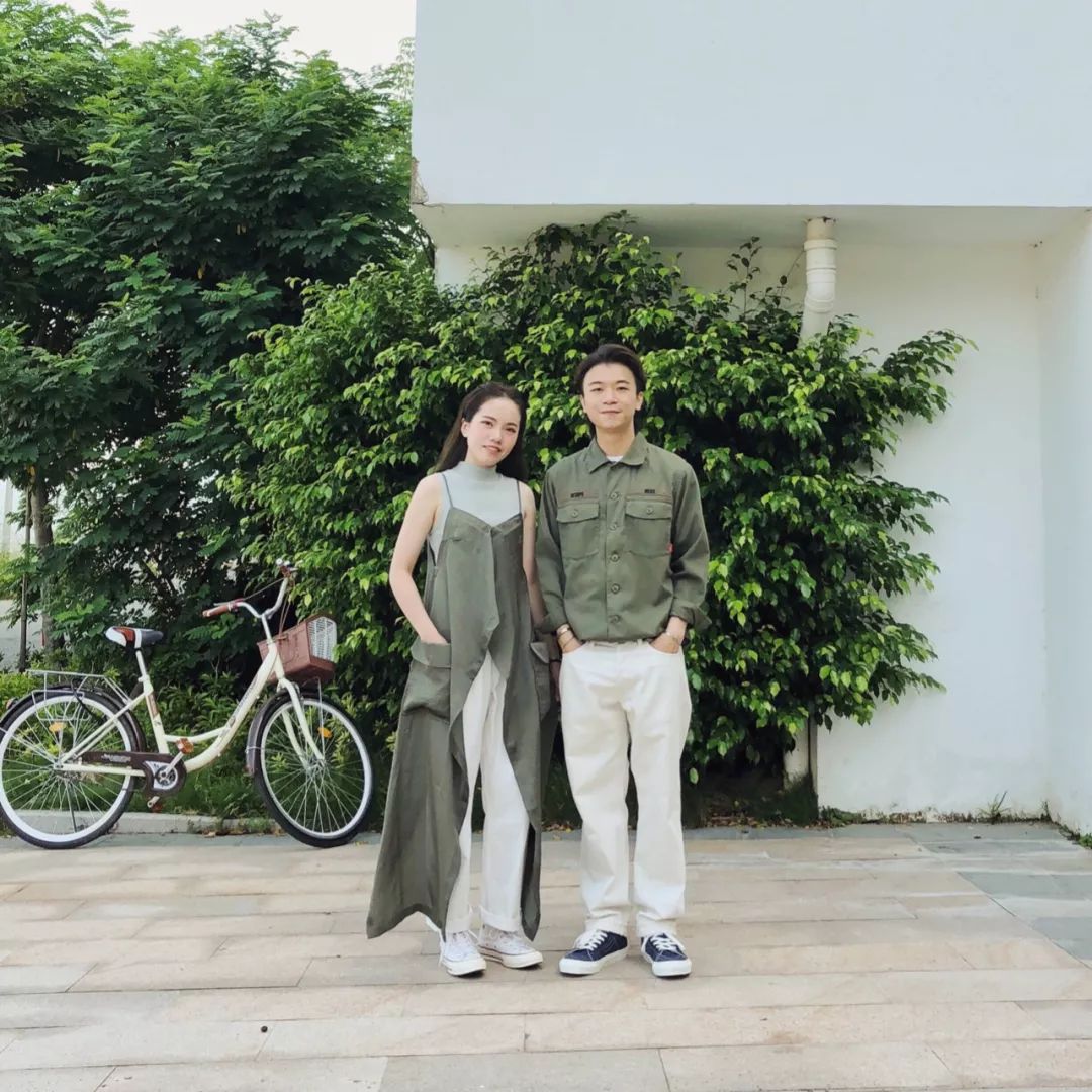 欧阳娜娜穿匡威经典款,匡威高帮帆布鞋欧阳娜娜