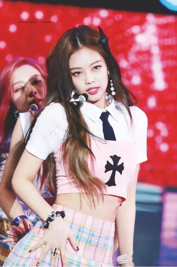 我说BM风和茶艺妆是新时代的裹脚，没人反对吧？