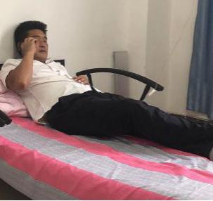 向抗疫一线人员致敬感人视频,向坚守在抗疫一线的物业人致敬