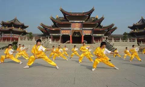 乐山大佛为何不属于石窟,乐山不止有大佛还有美食