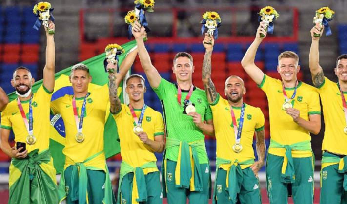 巴西男足拒穿中国服饰,巴西男足国家队队服