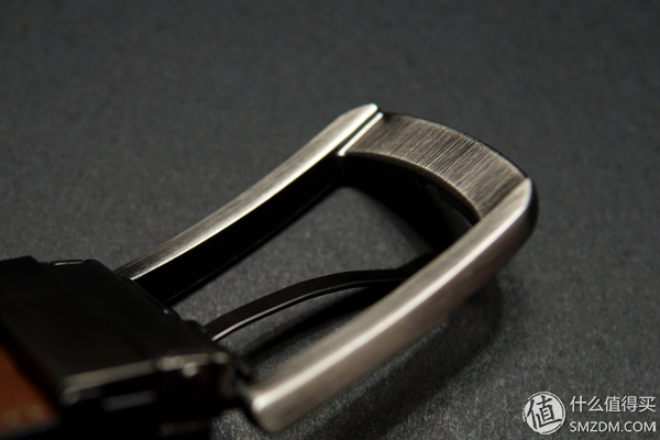 男人的必需品，苏宁极家头层牛皮皮带的双面设计有点意思