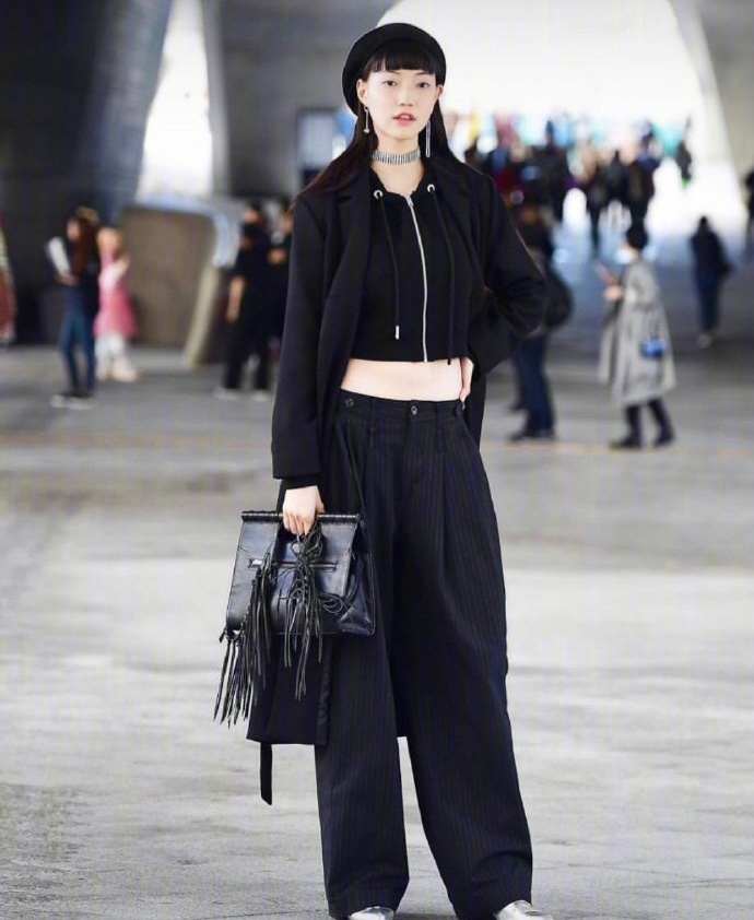 外套叠穿搭配,穿老气的外套怎么显年轻