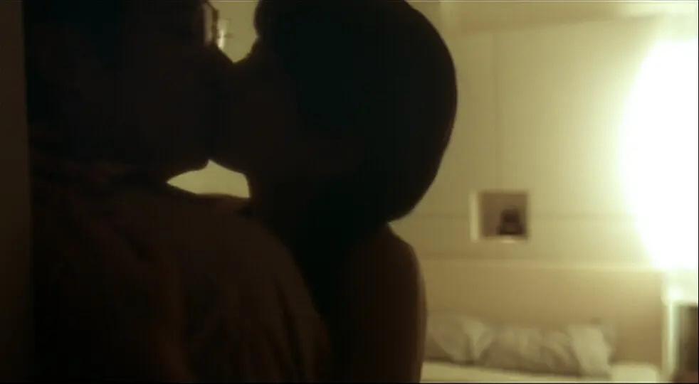 揭开了夫妻生活里难以启齿的隐秘，这部《我爱你》看完，我沉默了