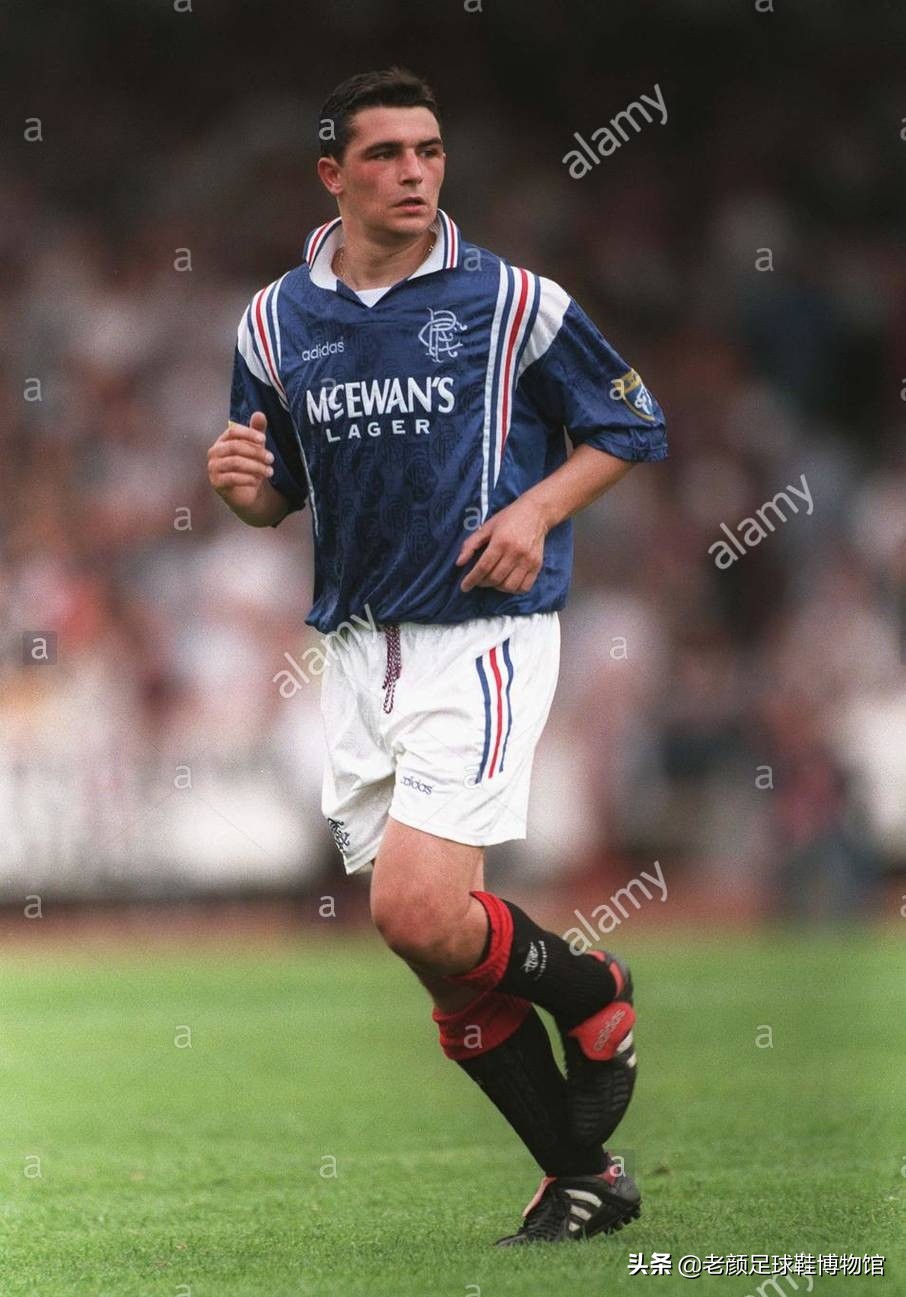 贝克汉姆巴黎最后一战球鞋,贝克汉姆穿的什么足球鞋