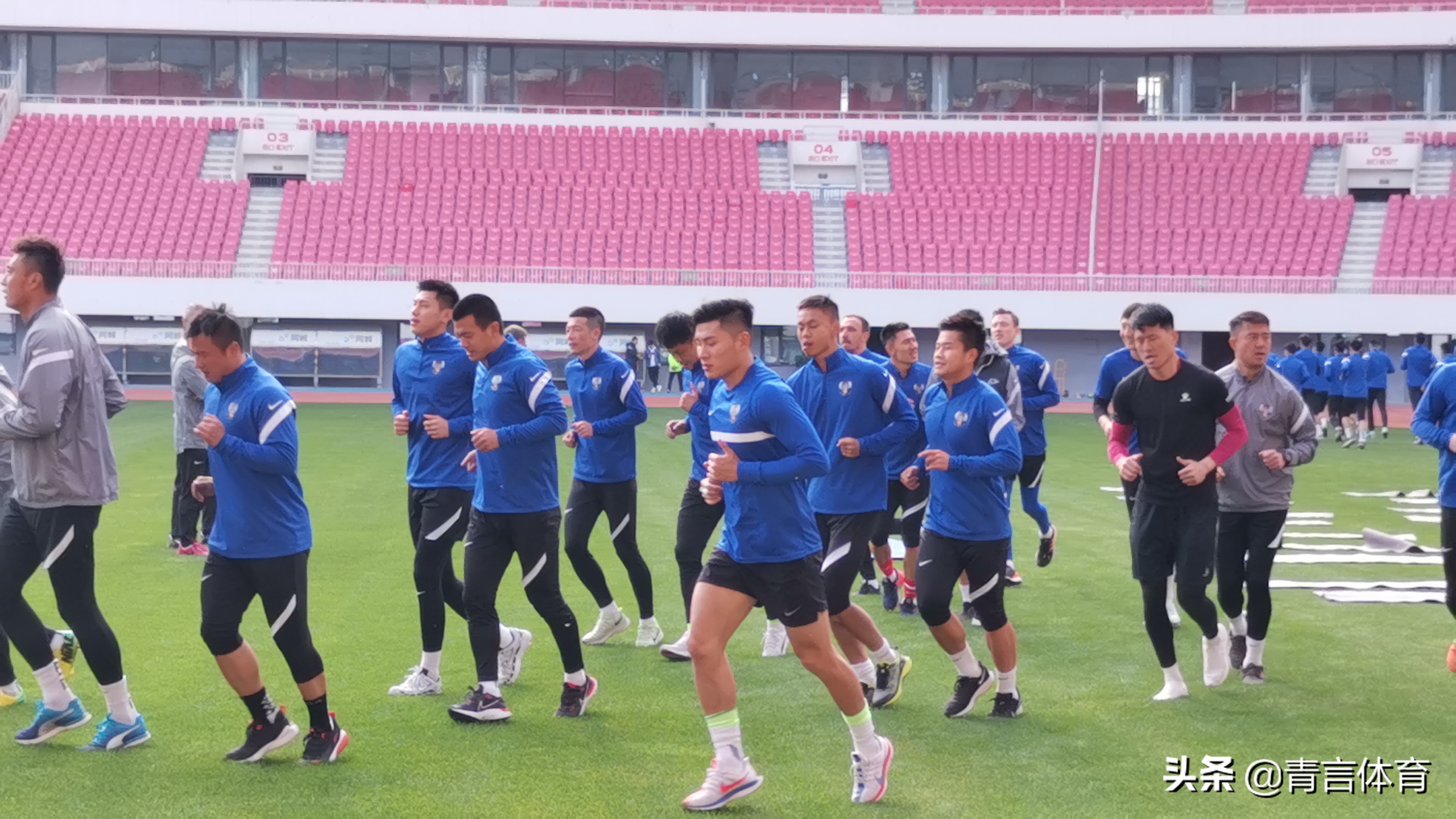 青岛足球教练吴金贵,吴金贵中超青岛黄海队