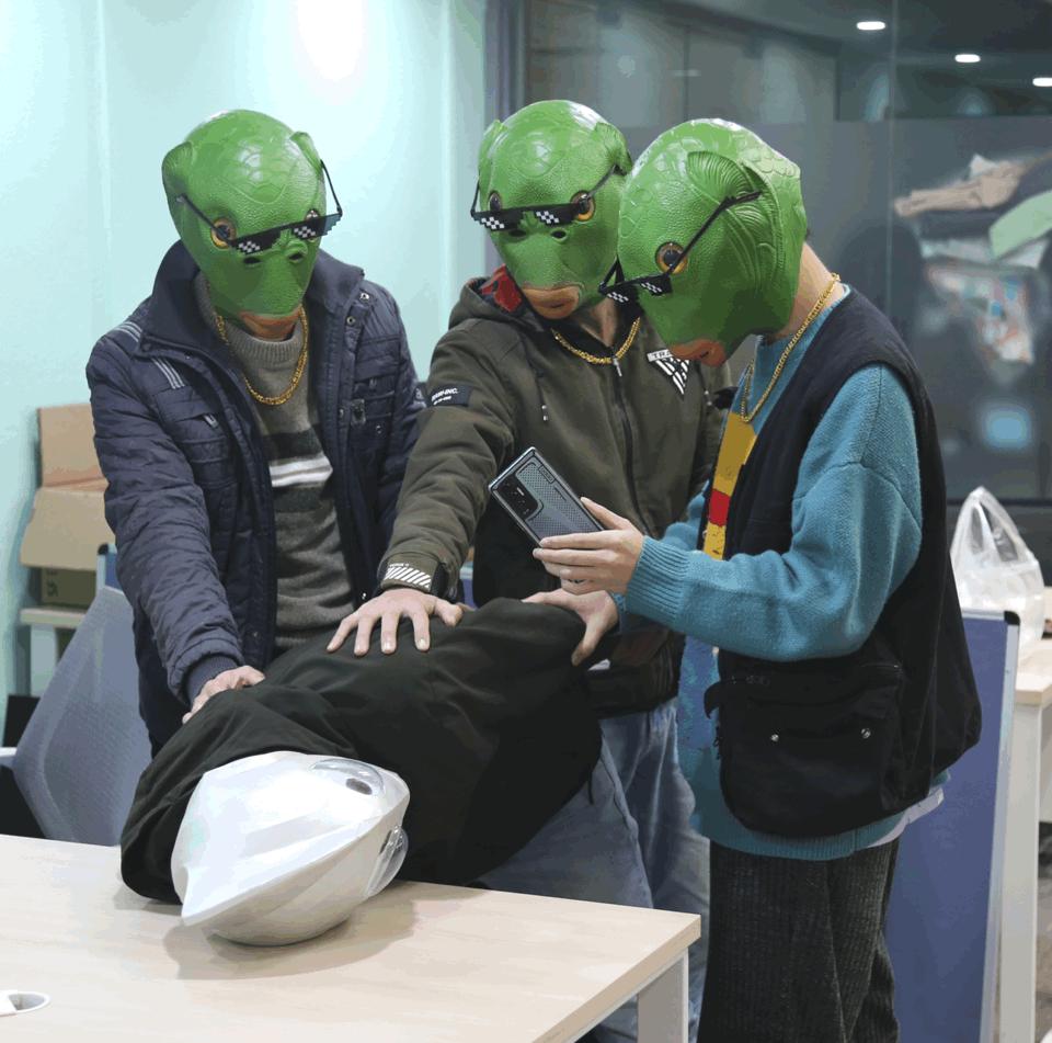 街坊之手机颜值篇:OPPO华为苹果,谁是街头最靓的“仔”?