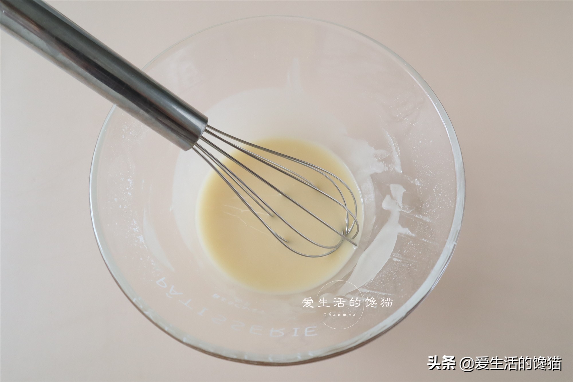 蜂蜜蛋糕完全不腻,蜂蜜纸杯蛋糕怎么做不回缩