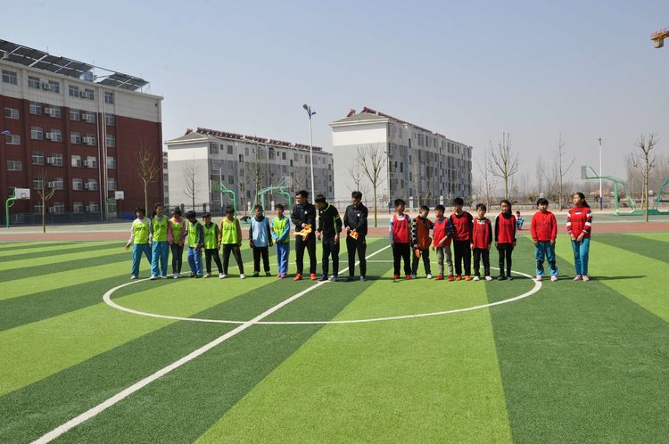 枣庄市建设路小学足球比赛,枣庄薛城区临山小学足球比赛
