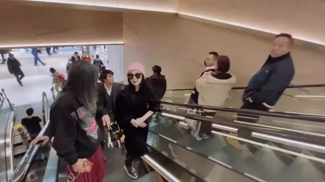 范冰冰过年vlog,范冰冰日本逛街