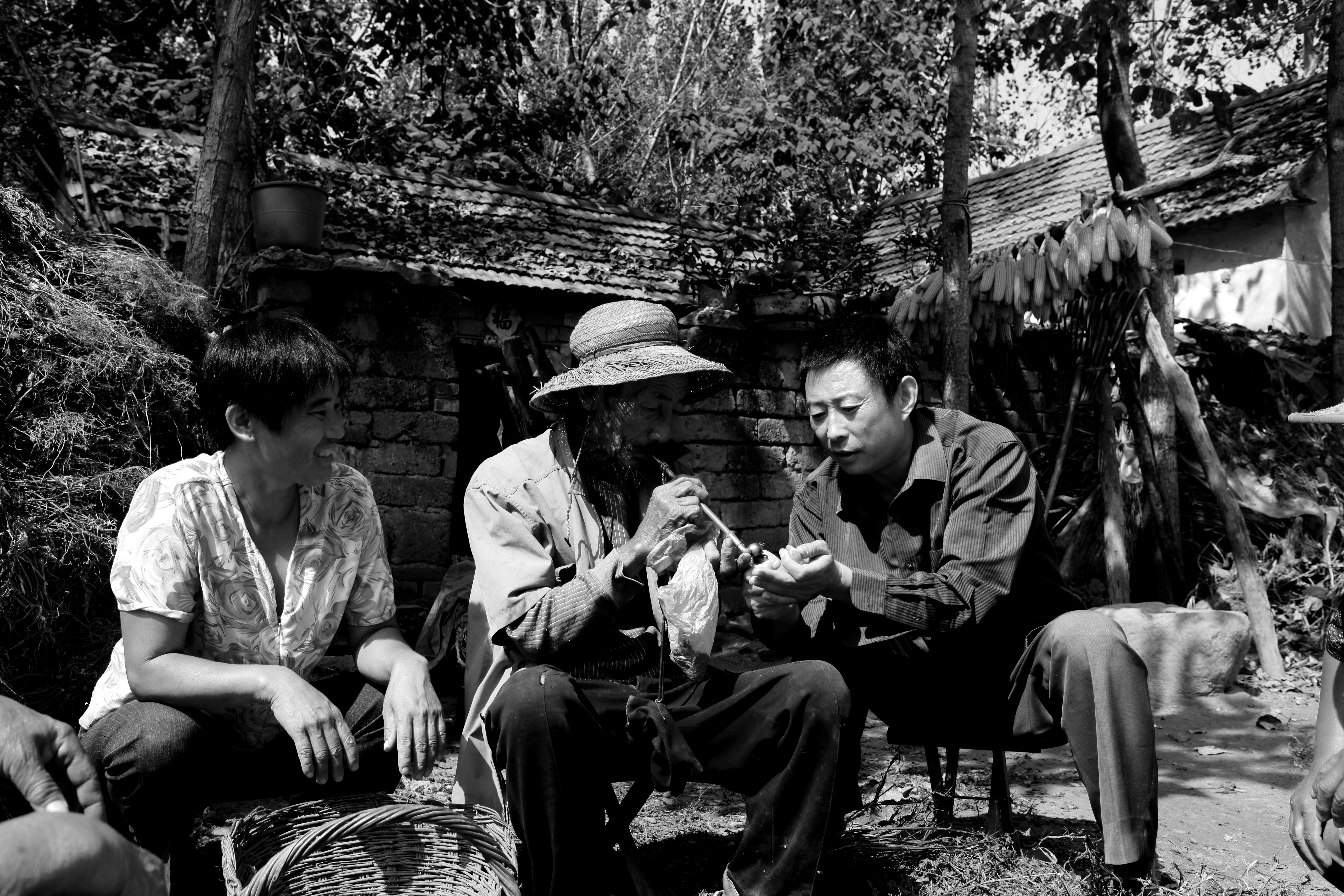 地下水井下面老是发出轰隆响声,一声巨响五米深地下暗河