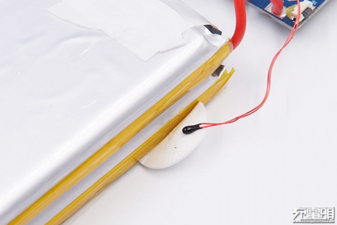 金威澎充电器如何拆开,金威澎充电器拆解