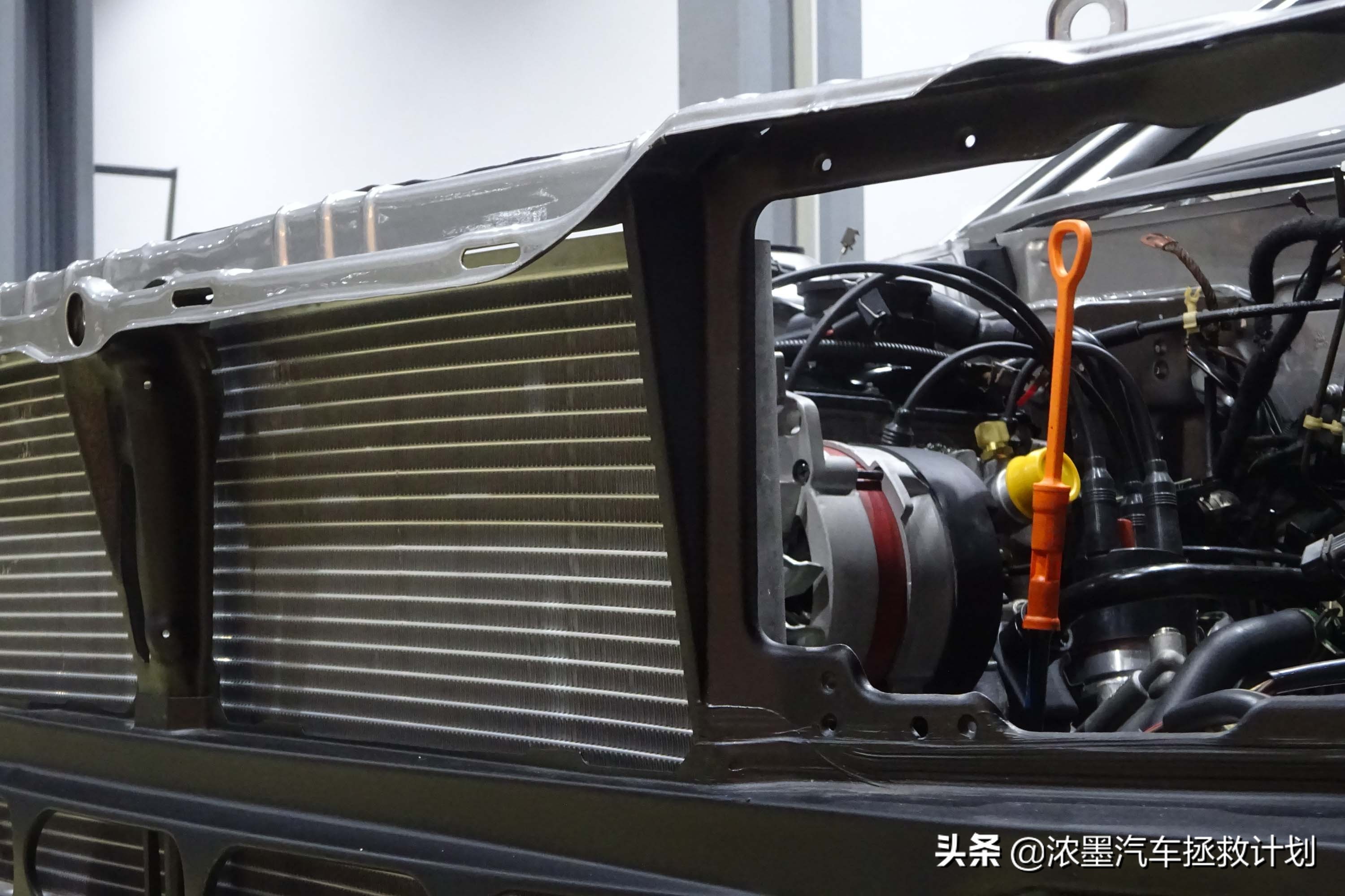 「妙手生花」重建一台战损级桑塔纳，带给它历经千般后的华丽重生