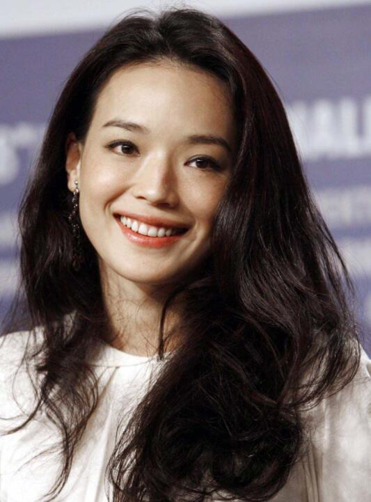 那些一刀切削骨的明星还好吗？后遗症一大堆，小方脸成最大赢家