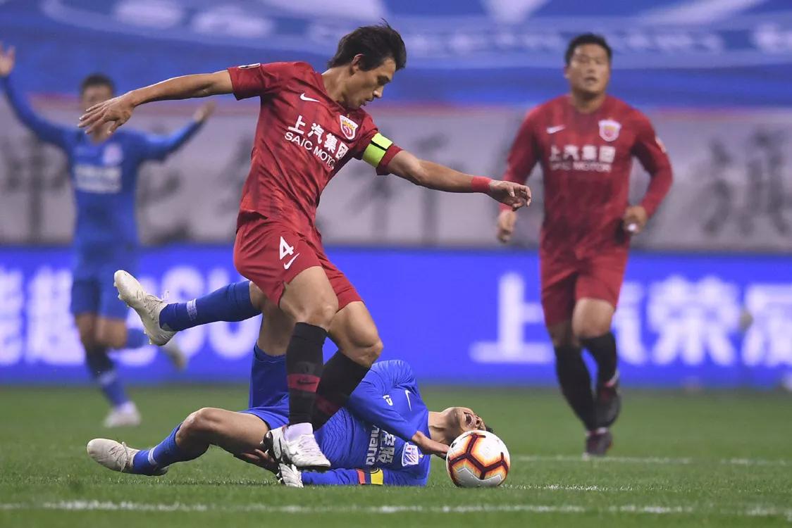 申花爆冷遭逆转,上海申花惨败上港