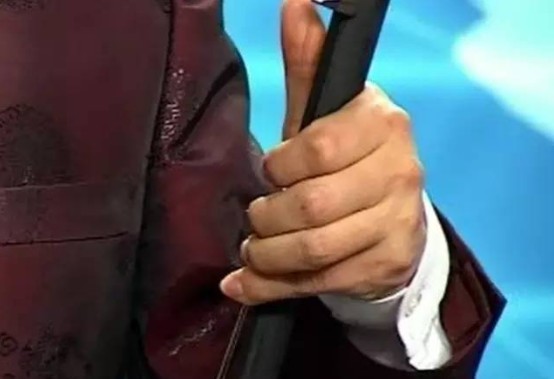 什么是秦腔板胡揉弦,秦腔板胡小指揉弦