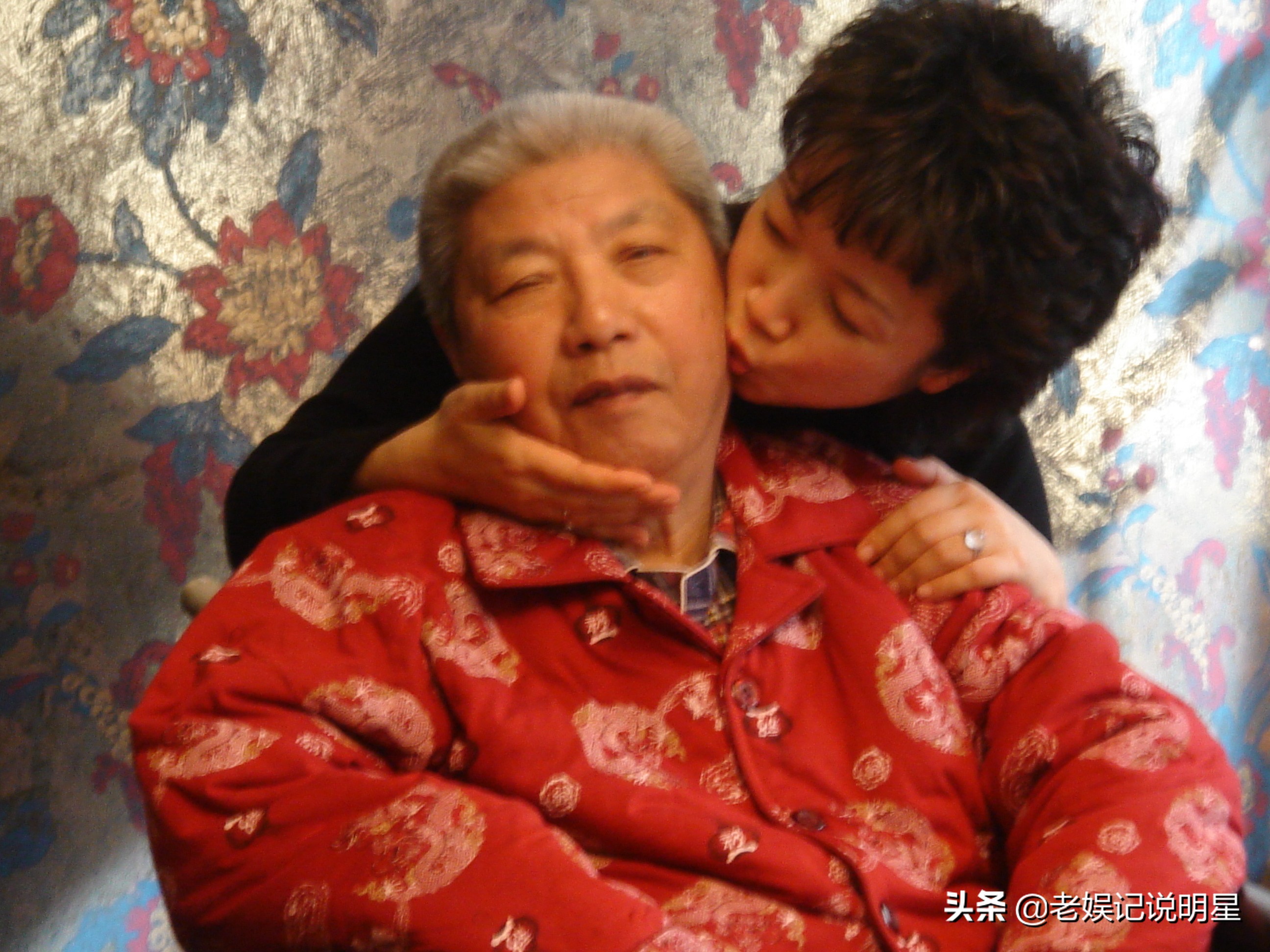 夕阳红黄薇主持,夕阳红的主持人黄薇的近照