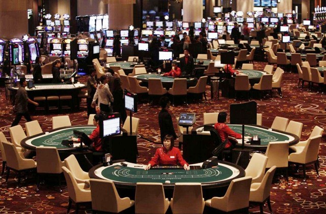 *场赌**如黑洞!澳门*场赌**的“*规则潜**”:不怕你赢钱,就怕你不玩