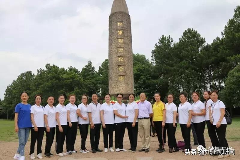 最新庆七一广场舞,庆七一广场舞展演成功举办